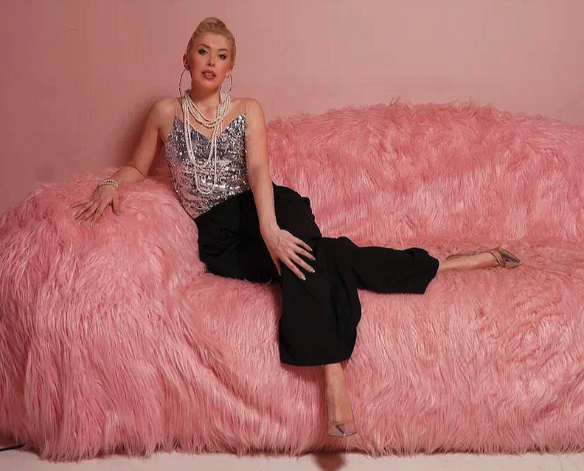 “Деревянный крест и тексты о Боге”: маркетолог Адерес раскрыла причины популярности SHAMANа