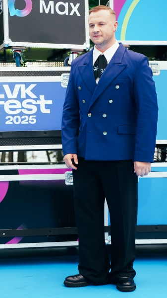 Нокаут иконам запада: звезды на синей дорожке VK Fest 2025