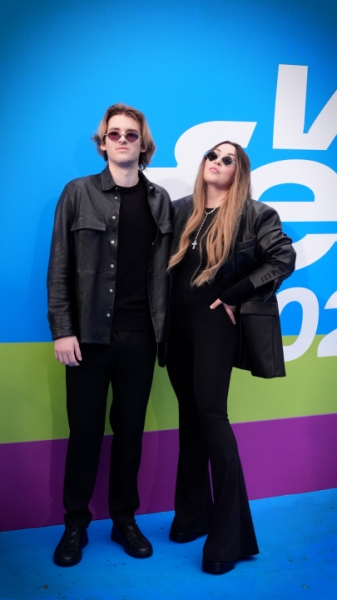 Разлилась сказочная река: звезды на синей дорожке VK Fest 2025