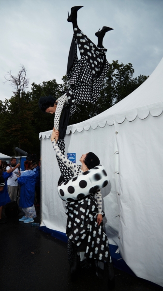 Разлилась сказочная река: звезды на синей дорожке VK Fest 2025