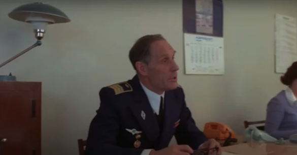 Тест: угадайте кино из СССР по кадру со стильным светильником