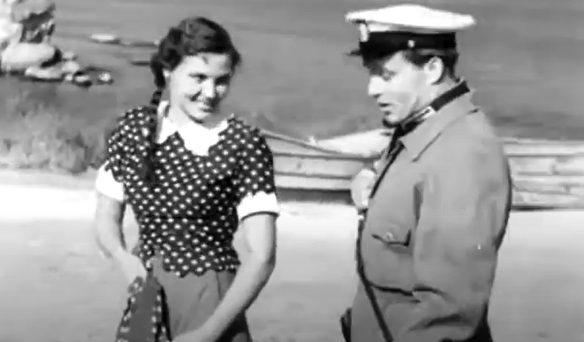 Тест: угадайте кино из СССР по женскому платью в горошек