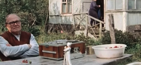 Тест: угадайте летний фильм из СССР по 1 кадру с героями на даче