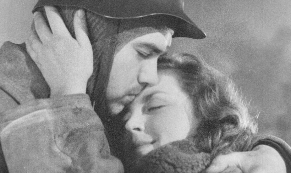 Тест: Узнай любимый фильм СССР по кадру с объятиями