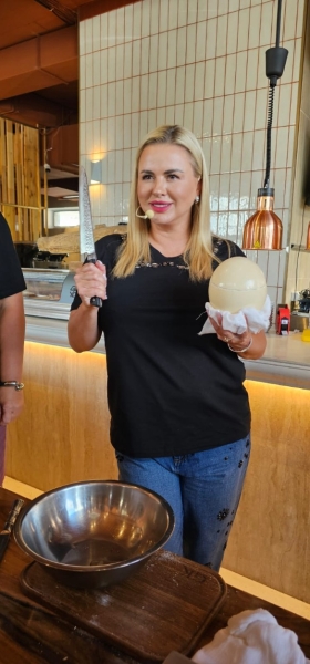 "Ела пельмени с вареньем и селедкой": Семенович рассекретила вызвавшее полноту генетическое заболевание