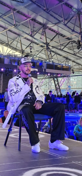 "Шрамы украшают мужчину": Киркоров рассказал о состоянии обгоревшей весной руки