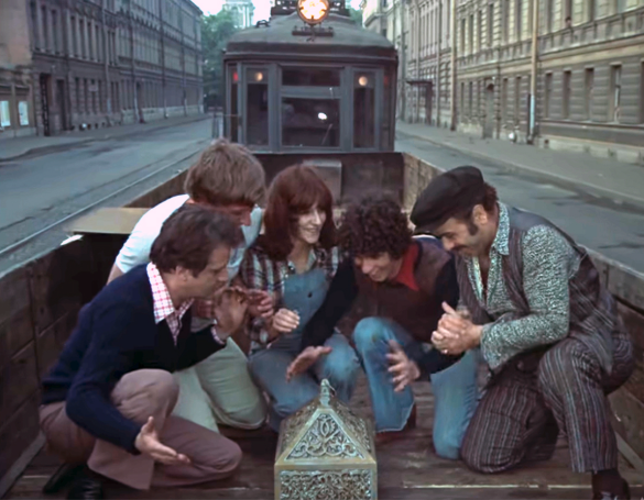 Тест: угадайте советские фильмы по кадру с героями в трамвае