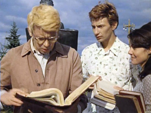 Тест: узнаете ли вы советский фильм по книге в кадре?