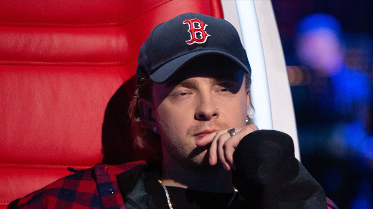 Эротический скандал: Егор Крид пустился во все тяжкие прямо на сцене перед несовершеннолетней публикой