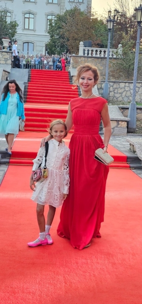 Новая Плисецкая: актриса Захарова показала невероятно красивую и талантливую дочь