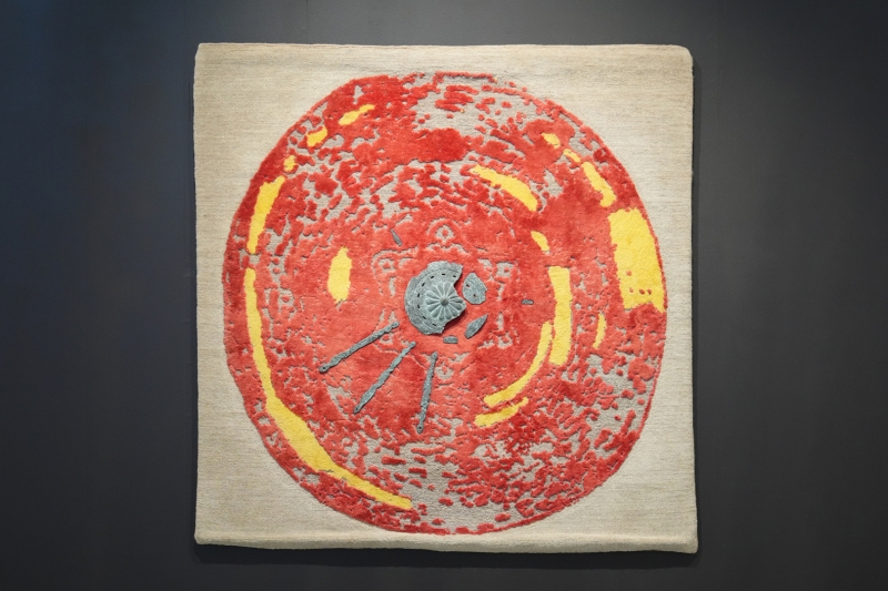 Почем лиса из гвоздей и жена художника? Самые дорогие работы ярмарки Cosmoscow-2025