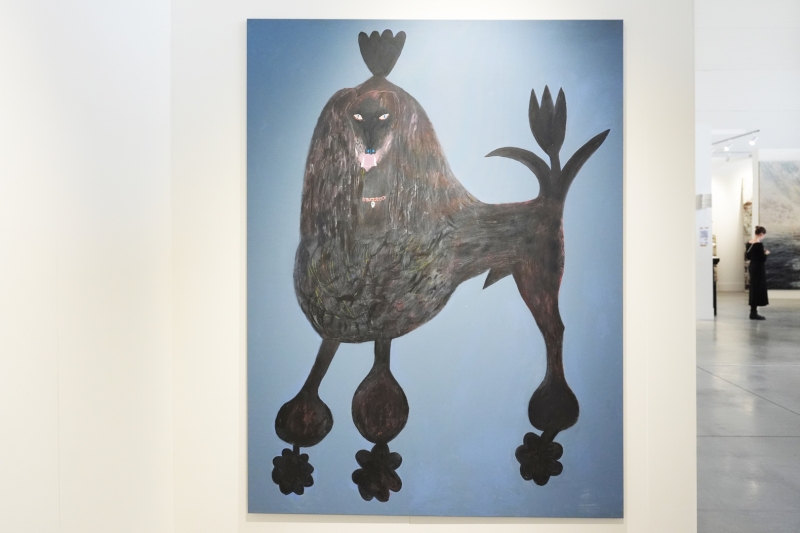 Почем лиса из гвоздей и жена художника? Самые дорогие работы ярмарки Cosmoscow-2025