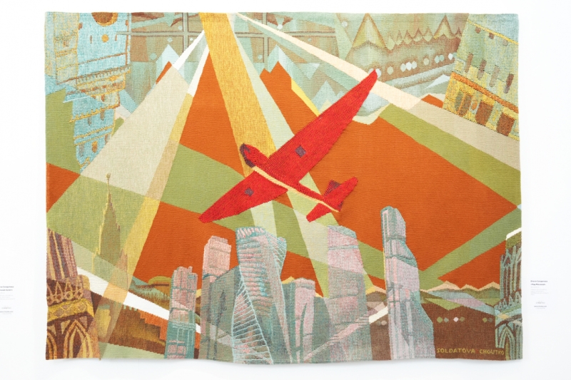 Почем лиса из гвоздей и жена художника? Самые дорогие работы ярмарки Cosmoscow-2025