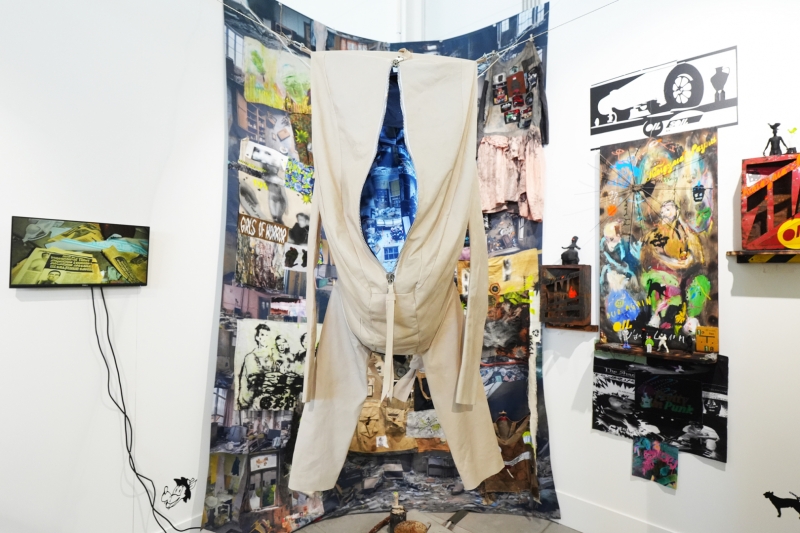 Почем лиса из гвоздей и жена художника? Самые дорогие работы ярмарки Cosmoscow-2025