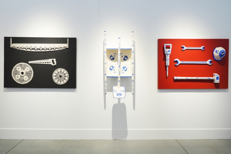 Почем лиса из гвоздей и жена художника? Самые дорогие работы ярмарки Cosmoscow-2025