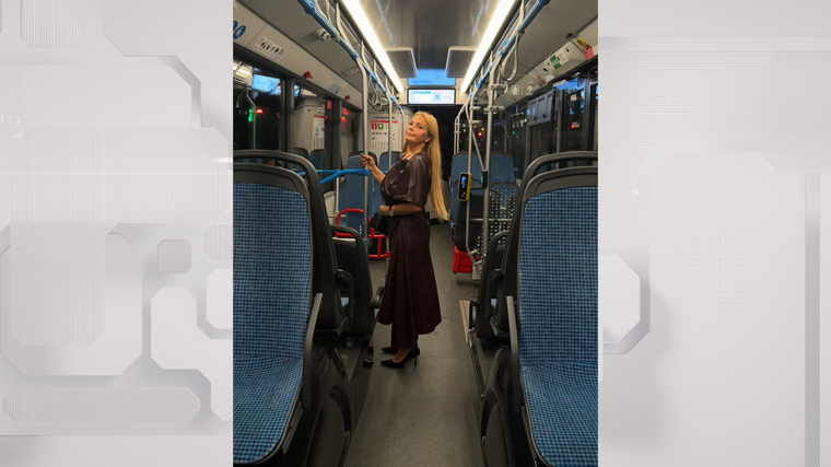 После тусовки — домой: на чем Пегова передвигается по ночной Москве