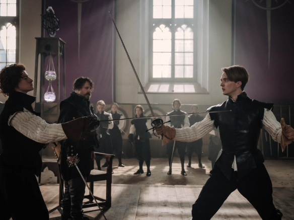 Краш с экрана: 5 новых сериалов с мужскими персонажами, в которых легко влюбиться