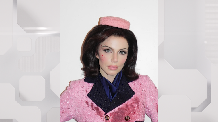 Кровь, блески, экстремальное мини: страшно-красивые образы звезд на Хэллоуин-2025